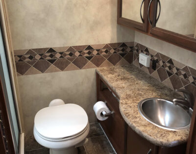 2012 Thor Motor Coach Freedom Elite